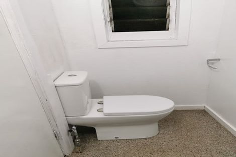 Photo of property in 88 Newlands Road, Newlands, Wellington, 6037