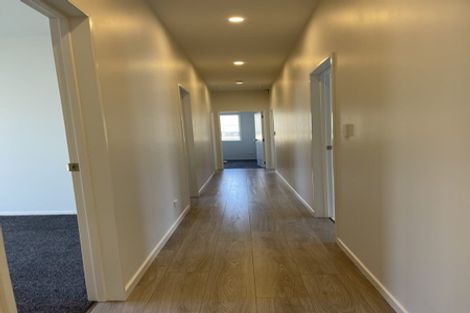 Photo of property in 7 Vinistra Road, Kumeu, 0810