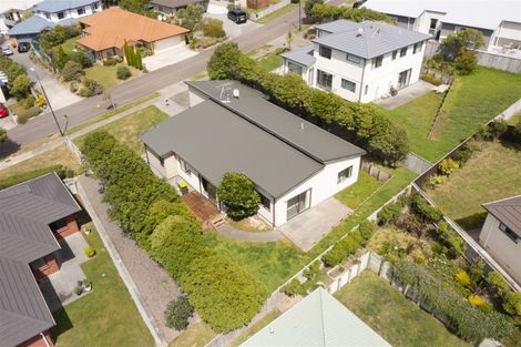 Photo of property in 7 Kaweka Close, Aotea, Porirua, 5024