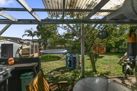 Photo of property in 15 Hydra Place, Glen Eden, Auckland, 0602