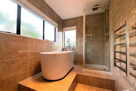 Photo of property in 16 Cherub Place, West Harbour, Auckland, 0618