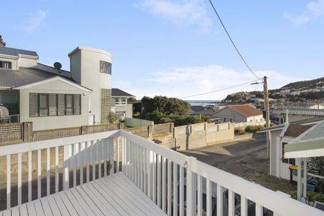 Photo of property in 2 Linwood Way, Island Bay, Wellington, 6023