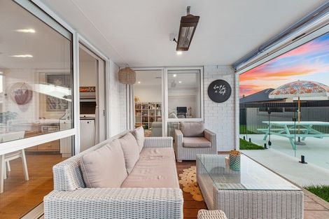 Photo of property in 2 Glenvale Place, Pyes Pa, Tauranga, 3112