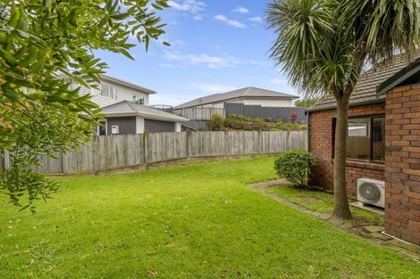 Photo of property in 6 Kew Grove, Raumati Beach, Paraparaumu, 5032