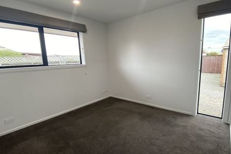 Photo of property in 6a Portnall Place, Parklands, Christchurch, 8083
