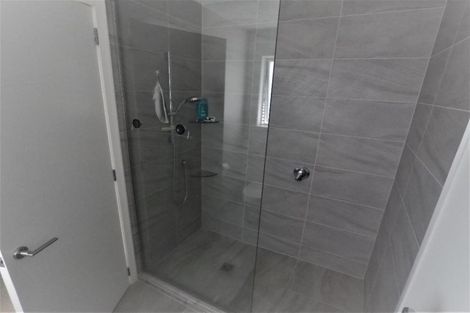 Photo of property in 47a Banks Boulevard, Whitby, Porirua, 5024