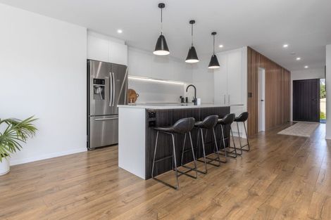 Photo of property in 10 Karearea Avenue, Waikanae, 5036