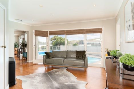 Photo of property in 7 Motukaraka Point, Pauatahanui, Porirua, 5381