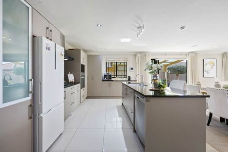 Photo of property in 16 Erceg Way, Rosehill, Papakura, 2113