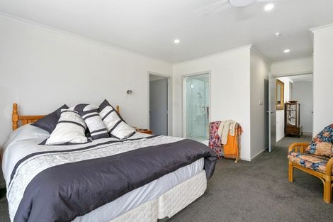 Photo of property in 2 Kohuhu Place, Motuoapa, 3382