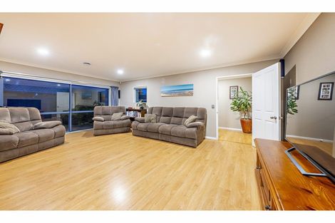Photo of property in 13 Dunaff Place, Flat Bush, Auckland, 2019