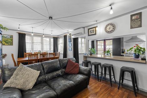 Photo of property in 28 Tyne Street, Roslyn, Palmerston North, 4414