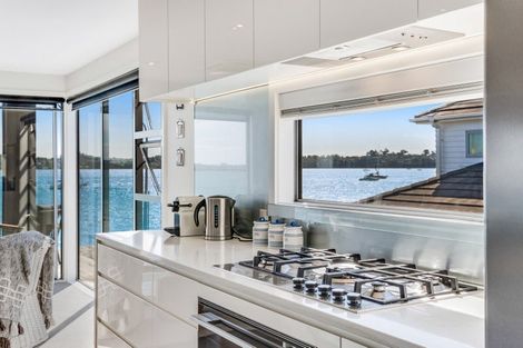 Photo of property in 8 The Parade, Bucklands Beach, Auckland, 2012