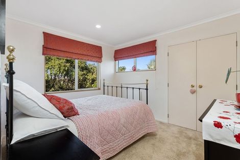 Photo of property in 8 Caversham Drive, Torbay, Auckland, 0630