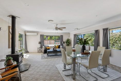 Photo of property in 14 Laurie Street, Red Beach, 0932