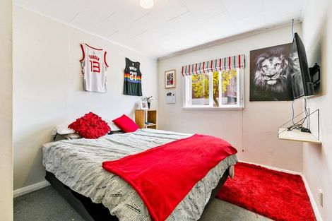 Photo of property in 57 Lynwood Road, New Lynn, Auckland, 0600