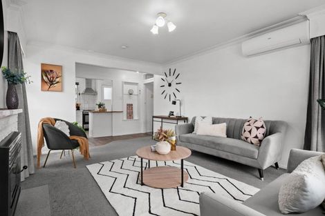 Photo of property in 16 Manapouri Place, Glenview, Hamilton, 3206