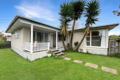 Photo of property in 42 Cobham Crescent, Kelston, Auckland, 0602
