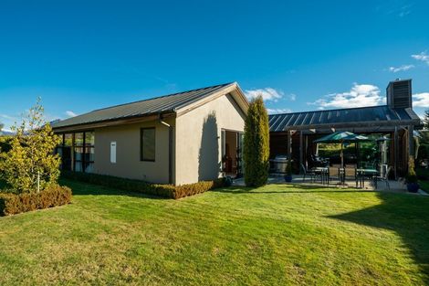 Photo of property in 8 Jackby Court, Jacks Point, Queenstown, 9371