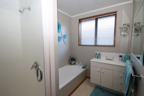 Photo of property in 15 Silverstream Drive, Mosgiel, 9024