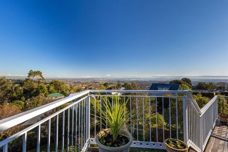 Photo of property in 104 Dyers Pass Road, Cashmere, Christchurch, 8022