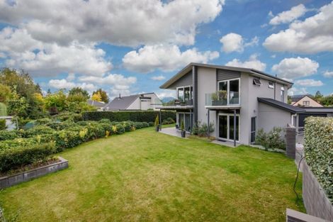 Photo of property in 33 Sargood Drive, Wanaka, 9305