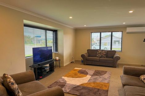 Photo of property in 102 Rhodes Drive, Kelvin Grove, Palmerston North, 4414