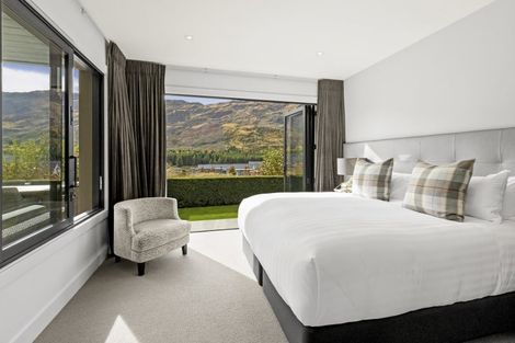 Photo of property in 4 Owen Marshall Lane, Arrowtown, 9371