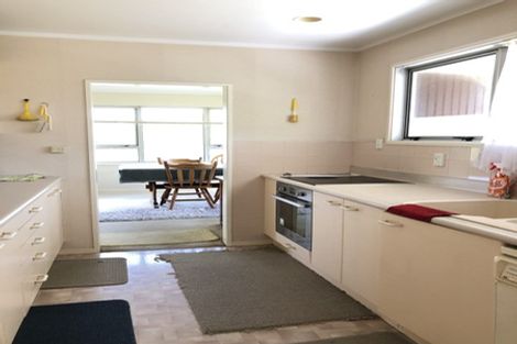 Photo of property in 63 Lynden Avenue, Hillcrest, Auckland, 0627