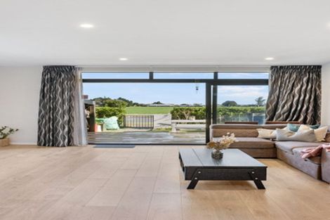 Photo of property in 17 Battalion Drive, Papakura, 2110