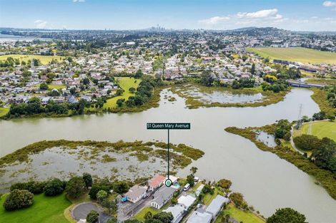 Photo of property in 51 Queen Mary Avenue, New Lynn, Auckland, 0600