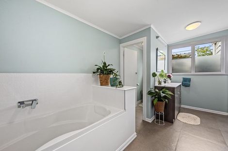 Photo of property in 1a Captain Street, Helensville, 0800