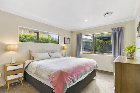 Photo of property in 71 Kath Hopper Drive, Orewa, 0931