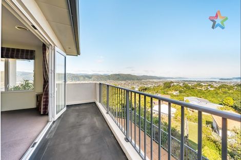 Photo of property in 27 Meadowbank Drive, Belmont, Lower Hutt, 5010