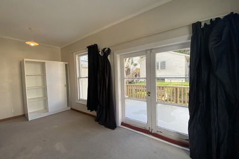 Photo of property in 8 Hawker Street, Mount Victoria, Wellington, 6011