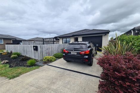 Photo of property in 15 Manawaroa Close, Grandview Heights, Hamilton, 3200