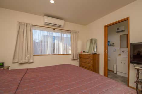 Photo of property in 4 Chesterfield Mews, Russley, Christchurch, 8042