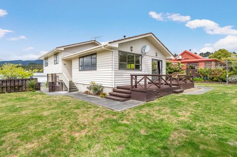Photo of property in 32 Seymour Grove, Kingsley Heights, Upper Hutt, 5018