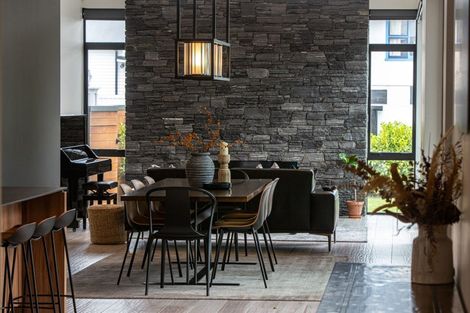 Photo of property in 49 Saint Andrews Square, Strowan, Christchurch, 8052