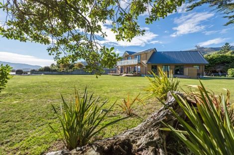 Photo of property in 485 Marine Drive, Charteris Bay, Lyttelton, 8971