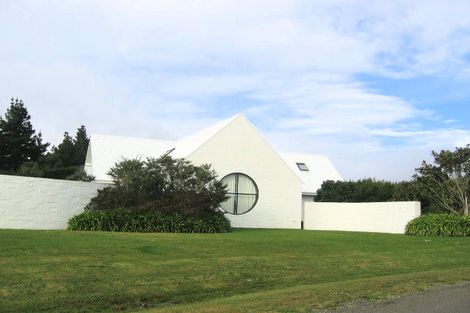 Photo of property in 32 Waicola Drive, Fitzherbert, Palmerston North, 4471