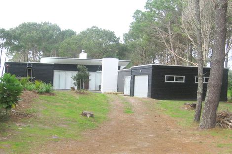 Photo of property in 762 Matarangi Drive, Matarangi, Whitianga, 3592