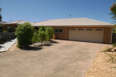 Photo of property in 127 Guildford Drive, Paraparaumu Beach, Paraparaumu, 5032