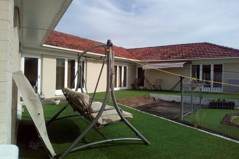 Photo of property in 42 Willis Road, Papakura, 2110