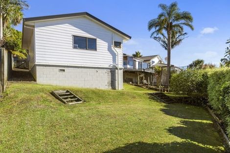 Photo of property in 94 Luckens Road, West Harbour, Auckland, 0618