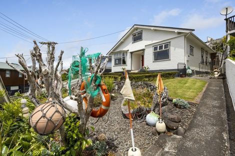 Photo of property in 22 Peace Avenue, Moturoa, New Plymouth, 4310