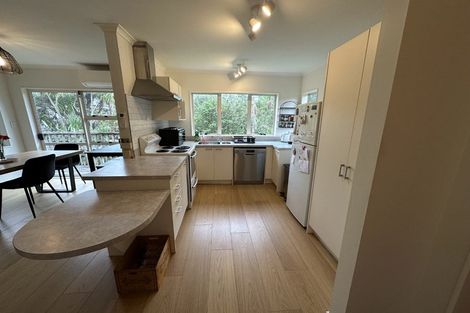 Photo of property in 8a Langton Road, Stanmore Bay, Whangaparaoa, 0932