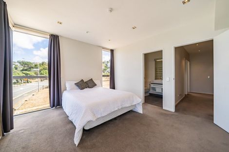 Photo of property in Patent 326 Apartments, 201h/326 Evans Bay Parade, Hataitai, Wellington, 6021