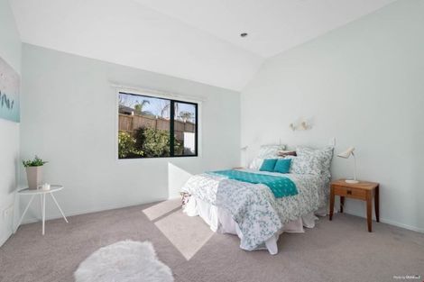 Photo of property in 28 Graham Collins Drive, Windsor Park, Auckland, 0632