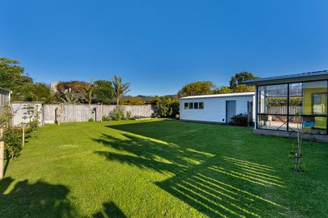 Photo of property in 5 Kaitake Place, Oakura, 4314